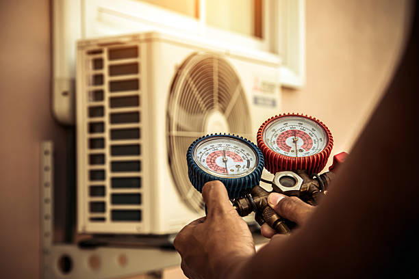 Professional Hvac technician working in Milford, IL